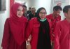 Kenakan Gamis Merah, Ratu Ageng Rekawati Kembalikan Formulir ke DPD PDIP Banten