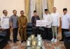 Gubernur Banten Andra Soni Saksikan Penyerahan Bantuan 2000 Al-Qur’an
