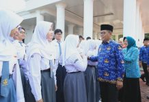 Peringati Hardiknas, Andra Soni Pastikan Program Sekolah Gratis Jangkau Madrasah Aliyah